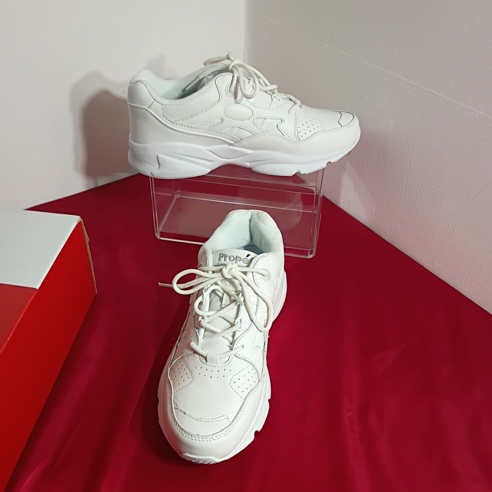 PROPET Women's SZ 9 LEATHER STABILITY Stana WASO 12L White. Condition is Pre-own